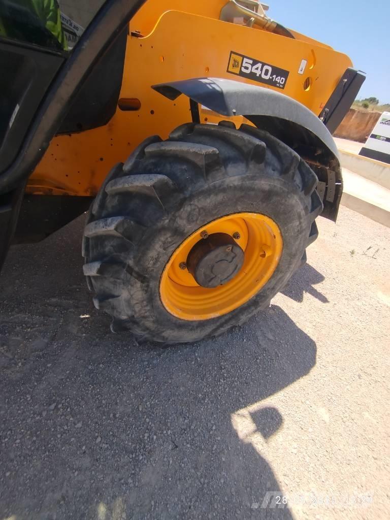 JCB 540-140 Chariot télescopique