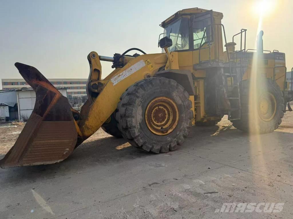 Komatsu WA 600-3 Chargeuse sur pneus