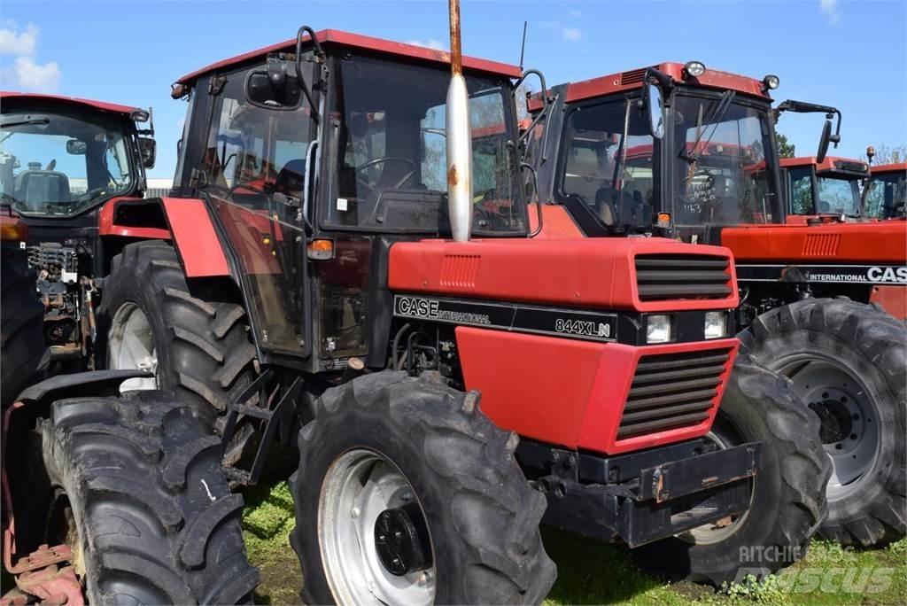 Case IH 844 XL Tracteur