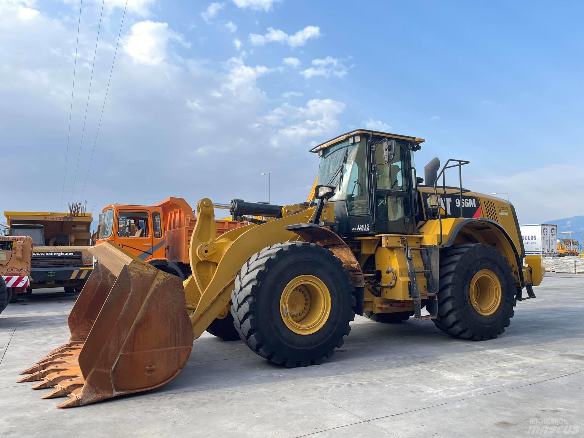 CAT 966M Chargeuse sur pneus