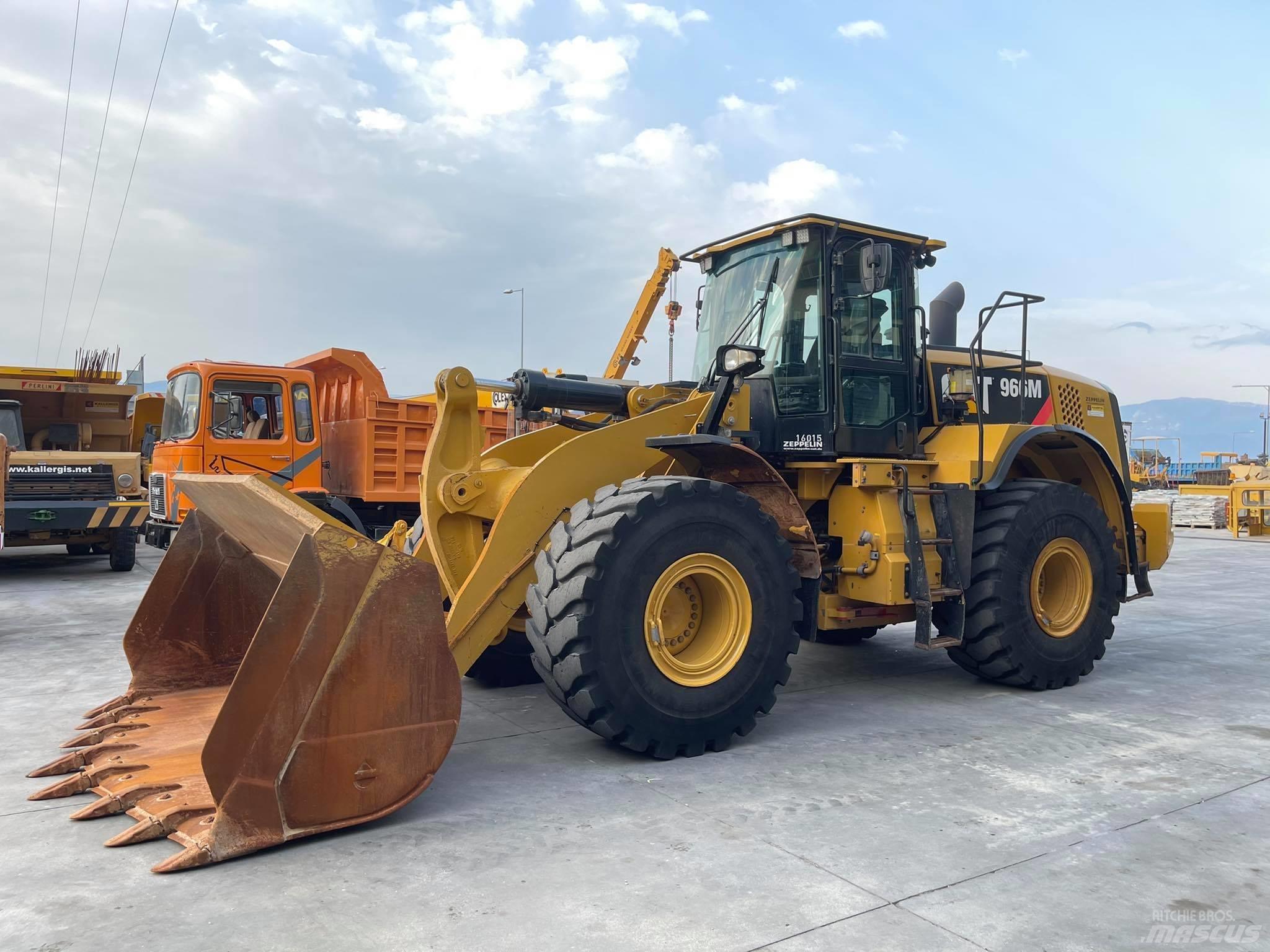 CAT 966M Chargeuse sur pneus