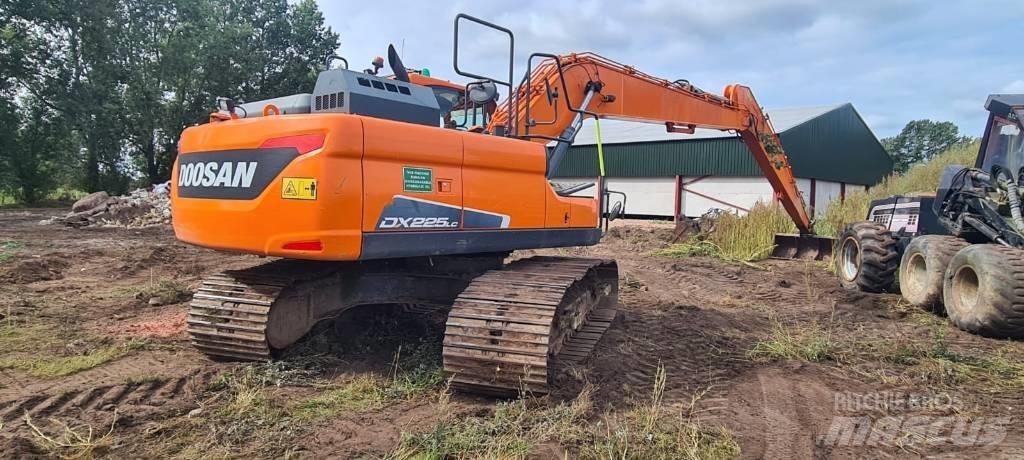 Doosan DX 225 LC-5 Pelle sur chenilles
