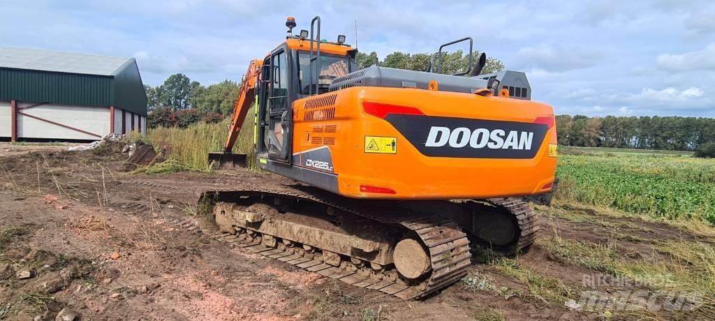 Doosan DX 225 LC-5 Pelle sur chenilles