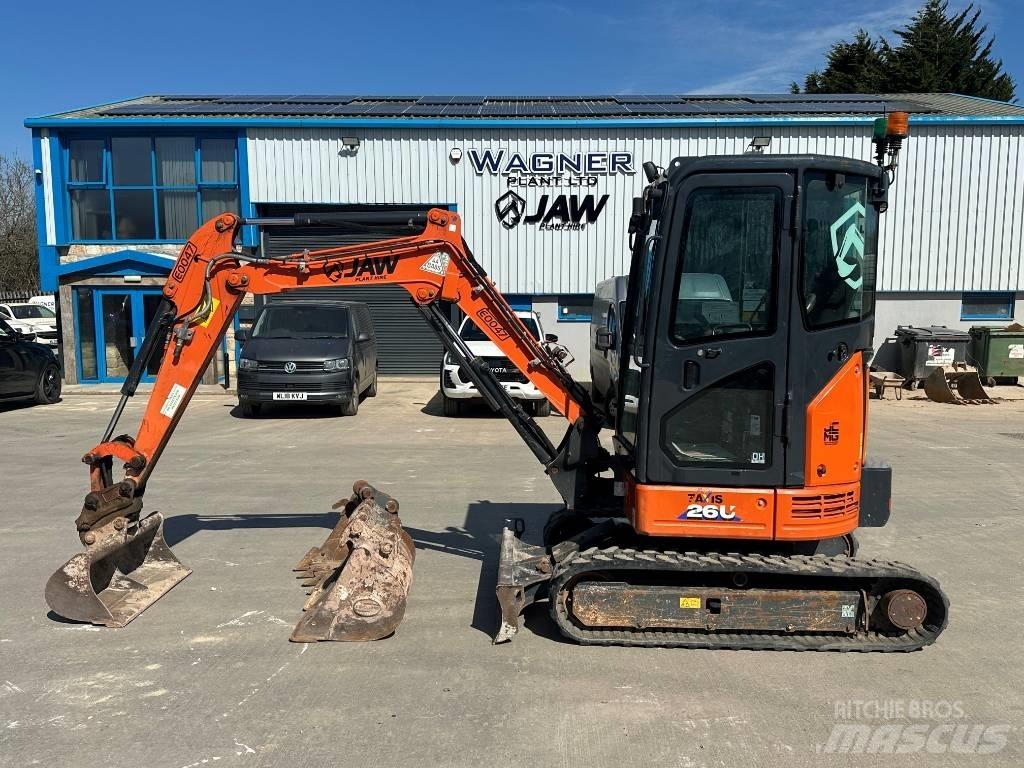 Hitachi ZX 26 U-6 Mini pelle < 7t
