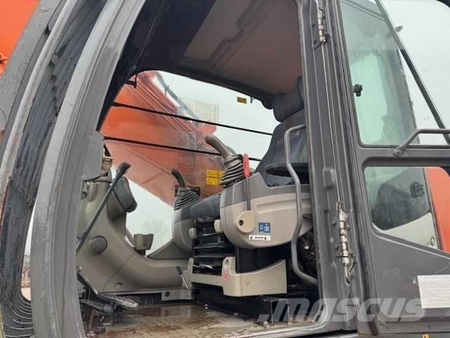Hitachi ZX 350 LC N Pelle sur chenilles