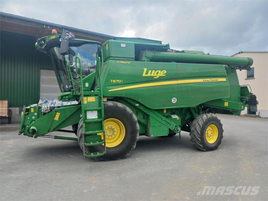 John Deere T670 HM Moissonneuse batteuse