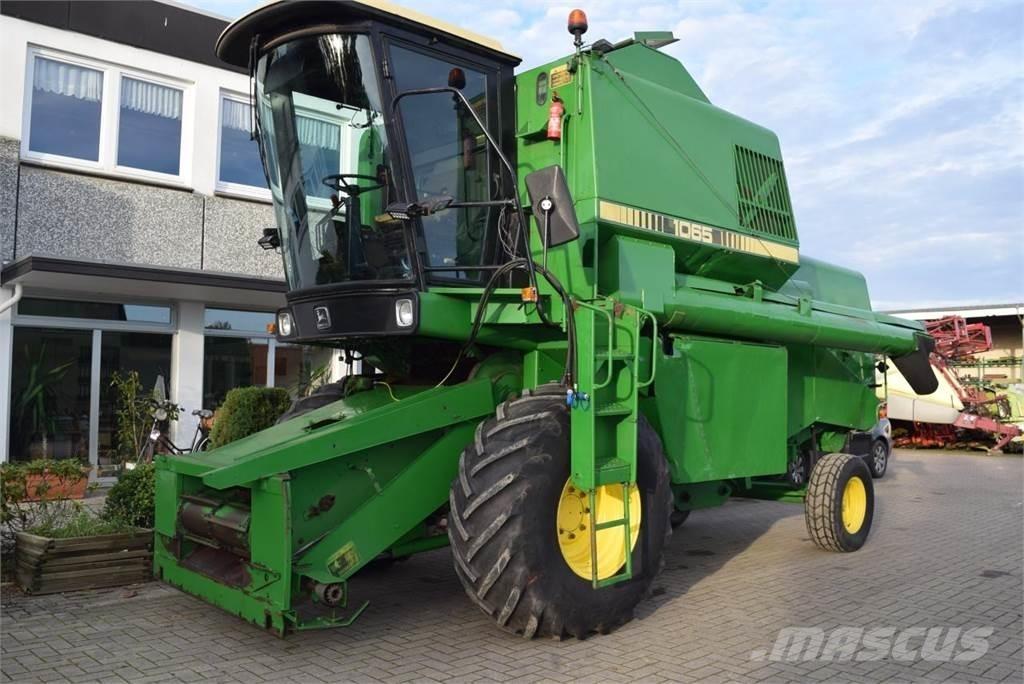 John Deere 1065 Moissonneuse batteuse
