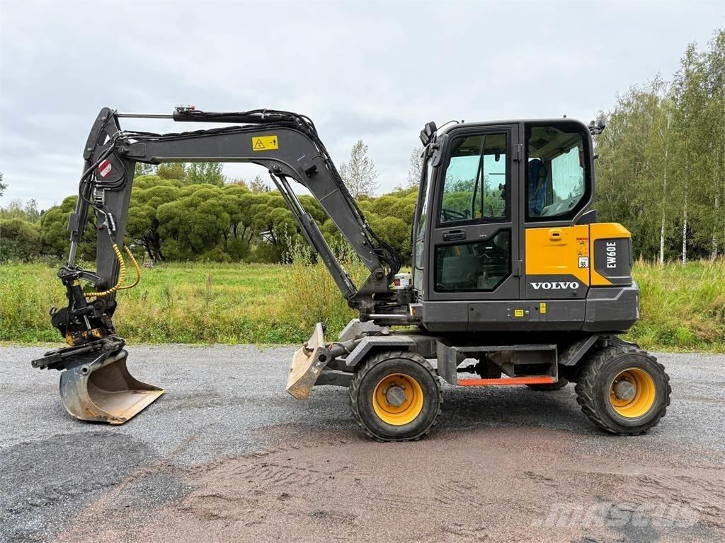 Volvo EW60 E Pelle sur pneus