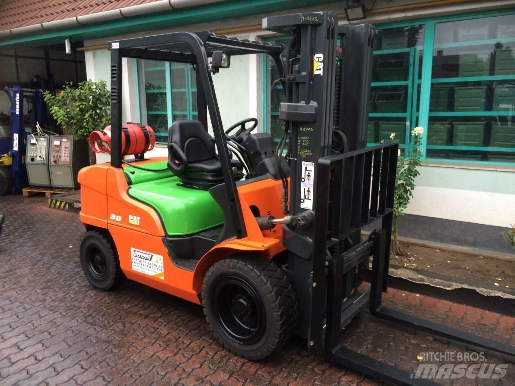 CAT GP 35 N V-2682 Chariots GPL