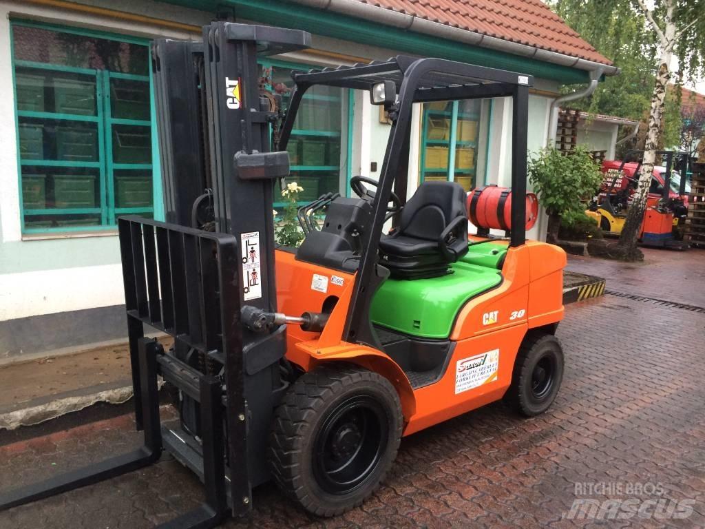 CAT GP 35 N V-2682 Chariots GPL
