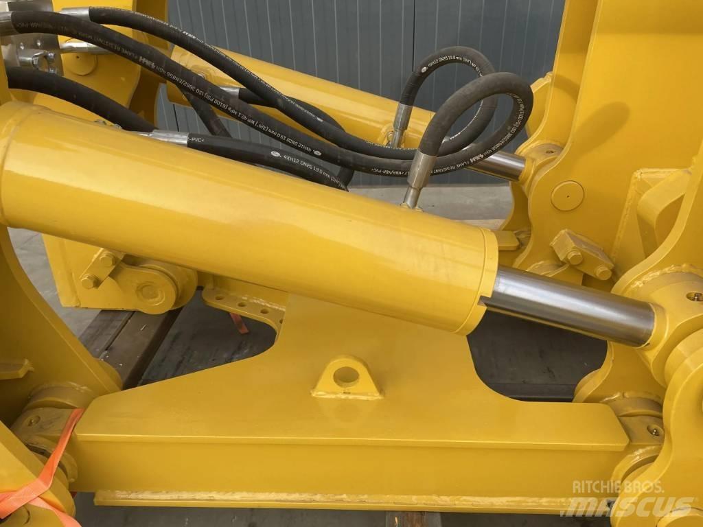 Komatsu D85 Scarificateur