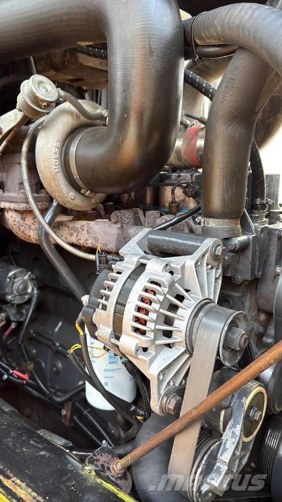 JCB 718 Tombereau articulé