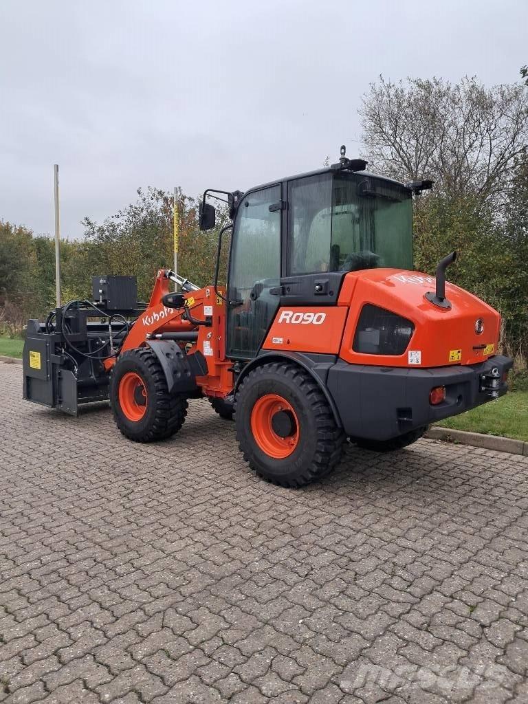 Kubota R 090 Chargeuse sur pneus