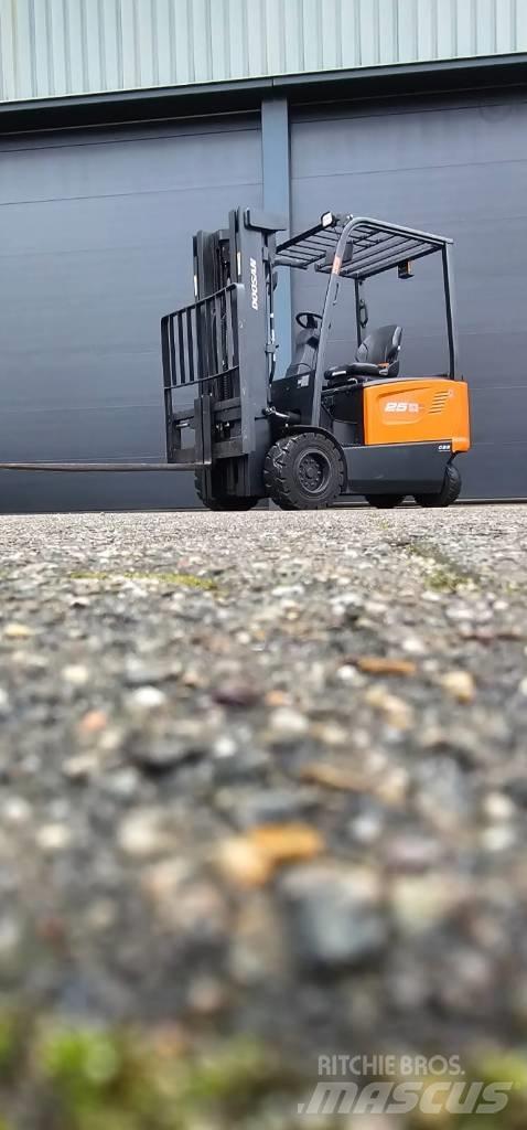 Doosan B 25 X-7 Chariots élévateurs électriques
