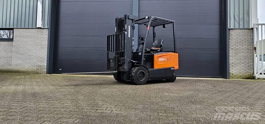 Doosan B 25 X-7 Chariots élévateurs électriques