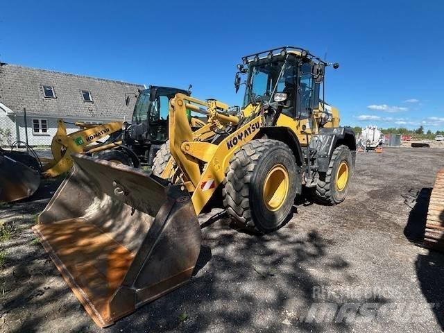 Komatsu WA200-8 Chargeuse sur pneus