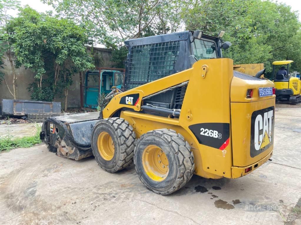 CAT 226B Chargeuse compacte
