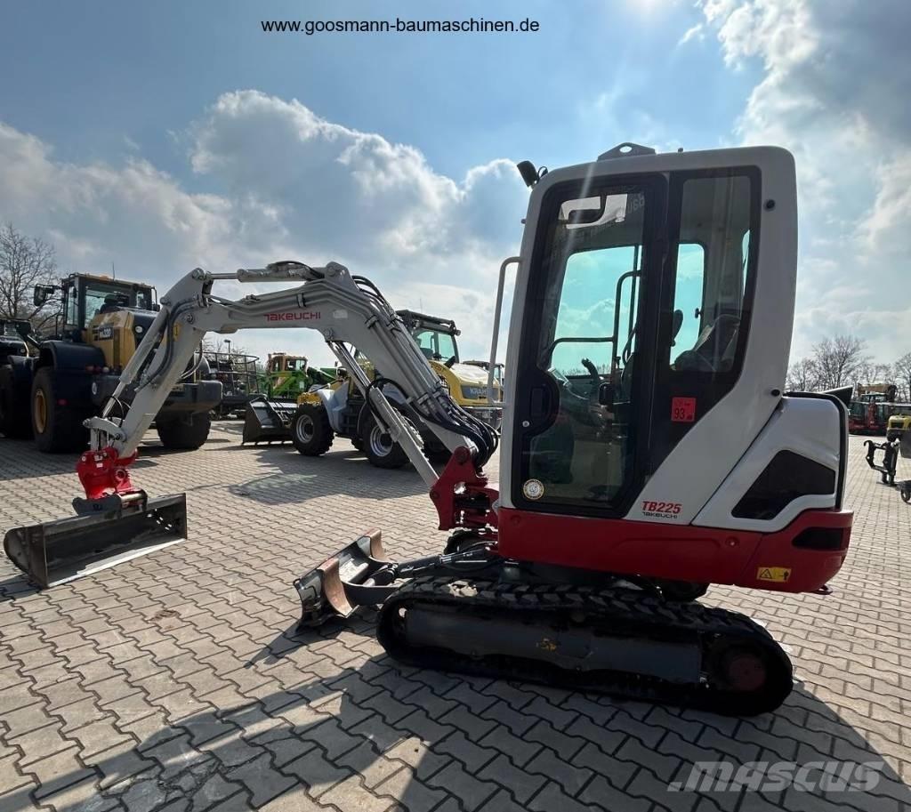 Takeuchi TB 225 Mini pelle < 7t
