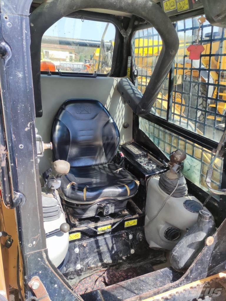 CAT 257 B 2 Chargeuse sur chenilles