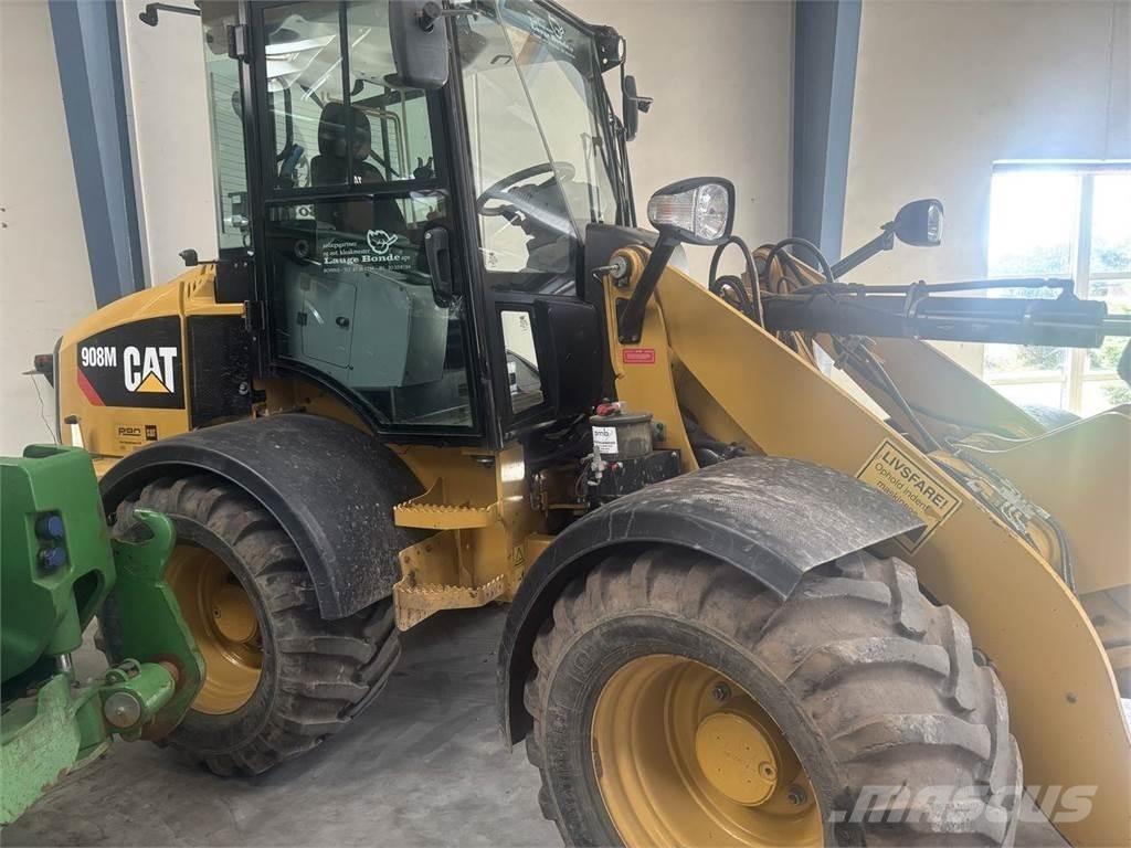 CAT 908M Chargeuse multifonction
