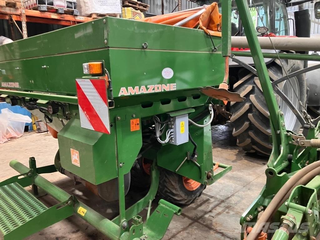 Amazone 4m Avant Semoir combiné