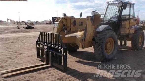 CAT TH560B Chariot télescopique
