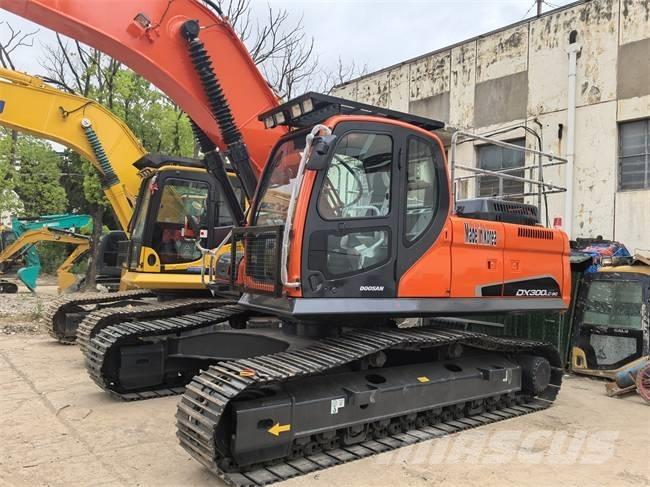 Doosan DX 300 LC Pelle sur chenilles