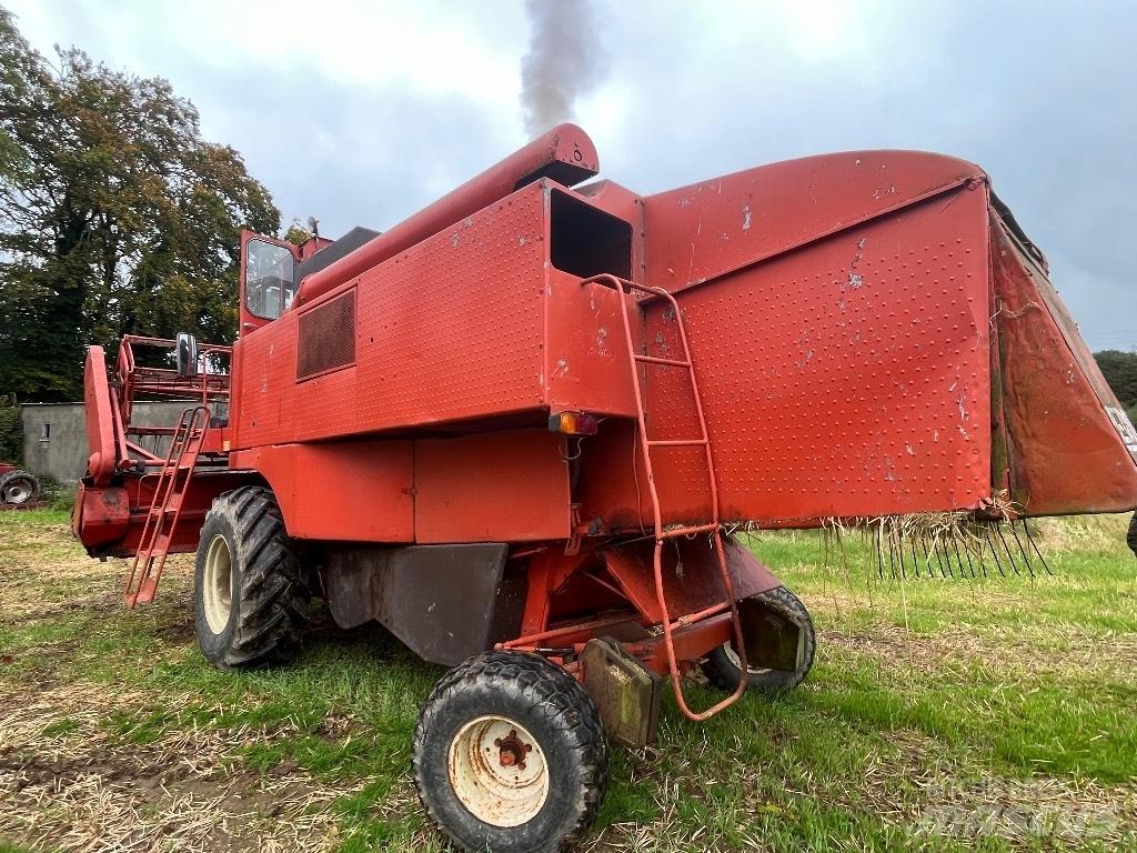  Lavarda M132 Moissonneuse batteuse