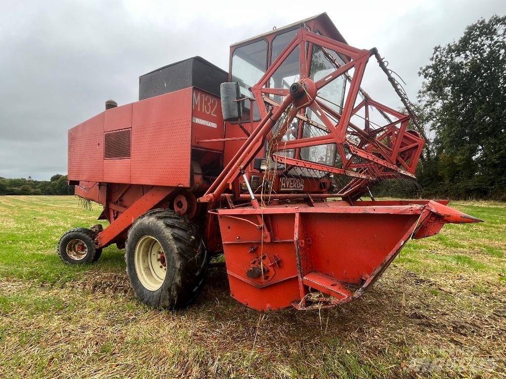  Lavarda M132 Moissonneuse batteuse
