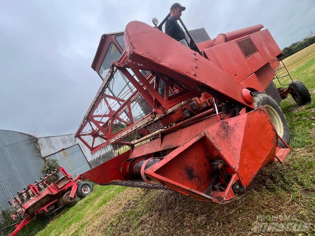  Lavarda M132 Moissonneuse batteuse