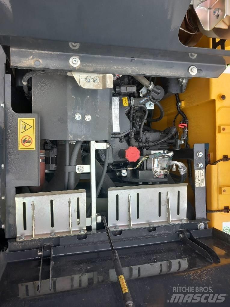 Komatsu PW160-11E0 Pelle sur pneus