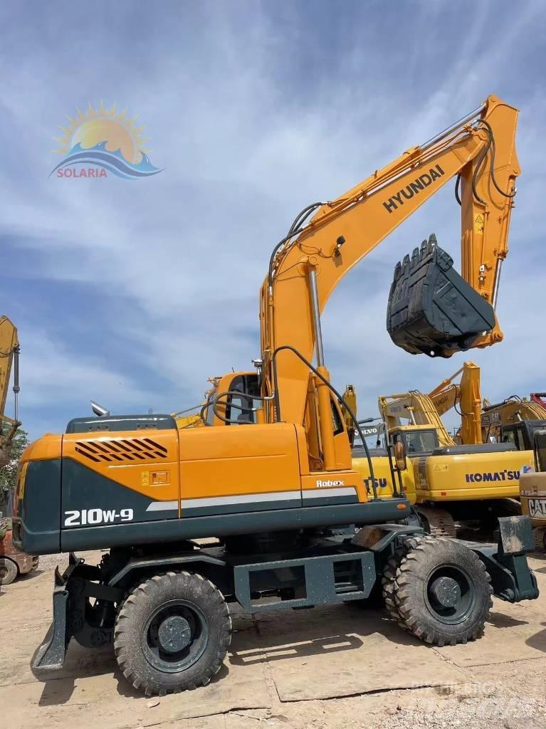 Hyundai R210W-9 Pelle sur pneus