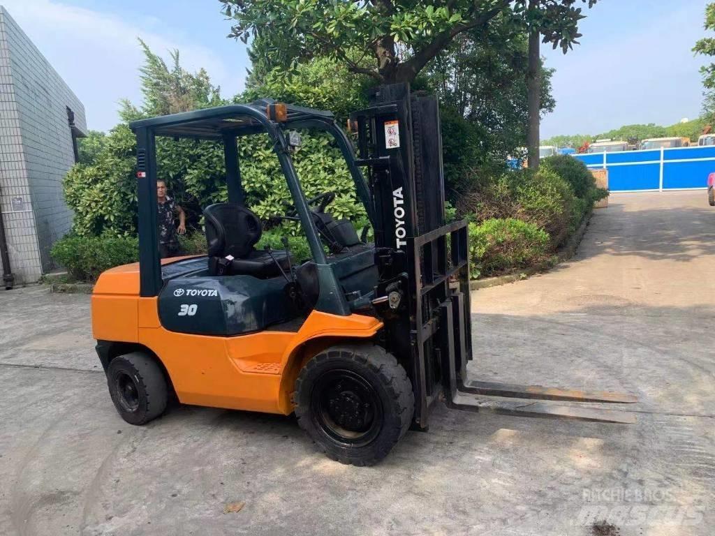 Toyota 30-5 FBL 25 Chariot télescopique