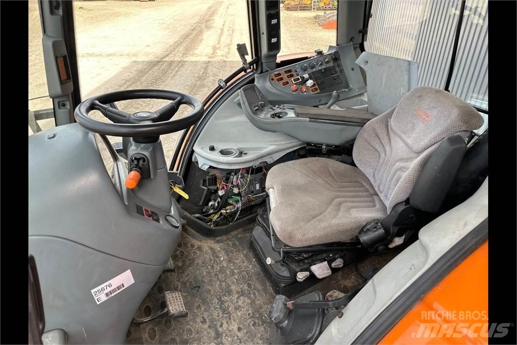 Valtra N142 Tracteur