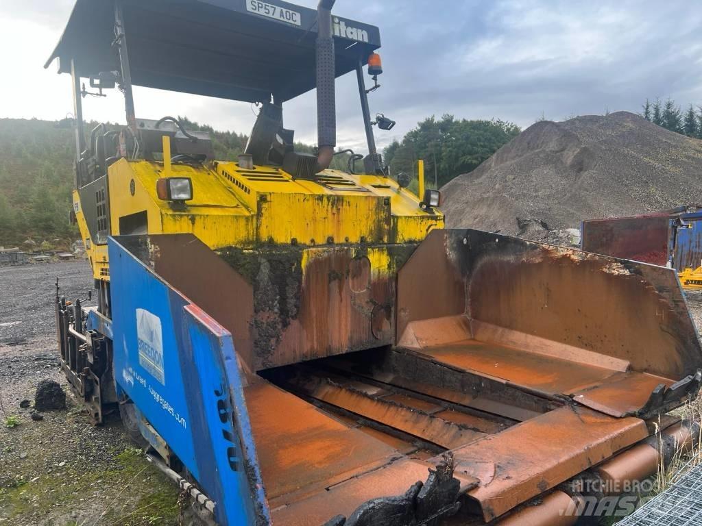 Titan 6870 Paver Finisseur