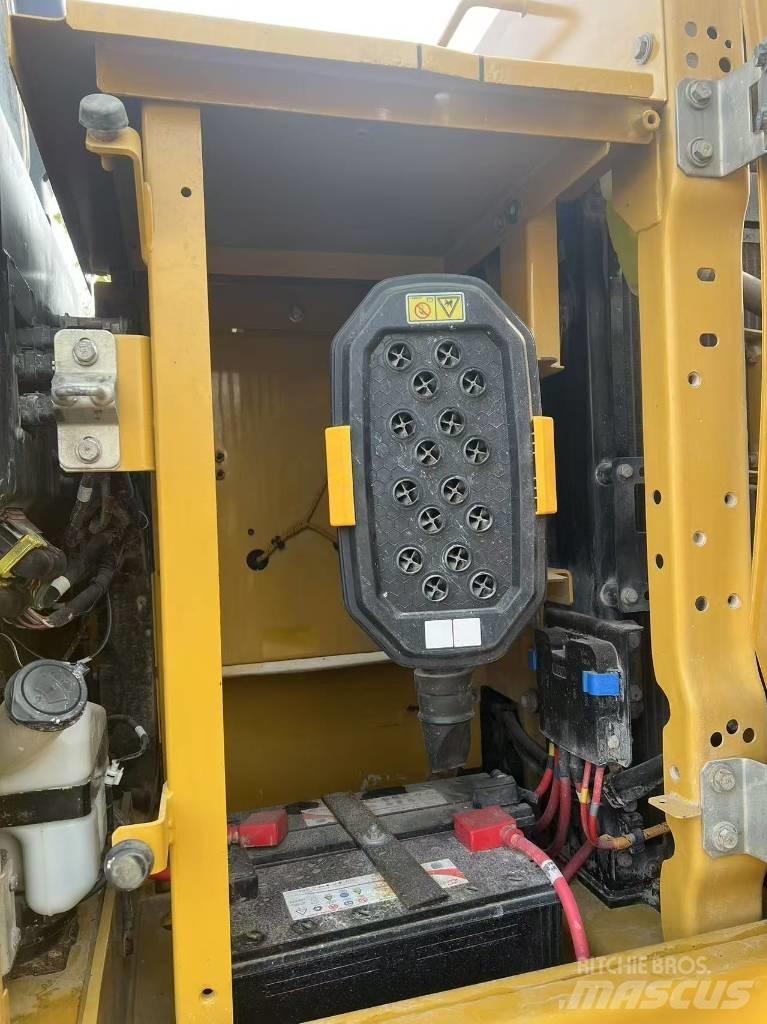 CAT 320 GC Pelle sur chenilles