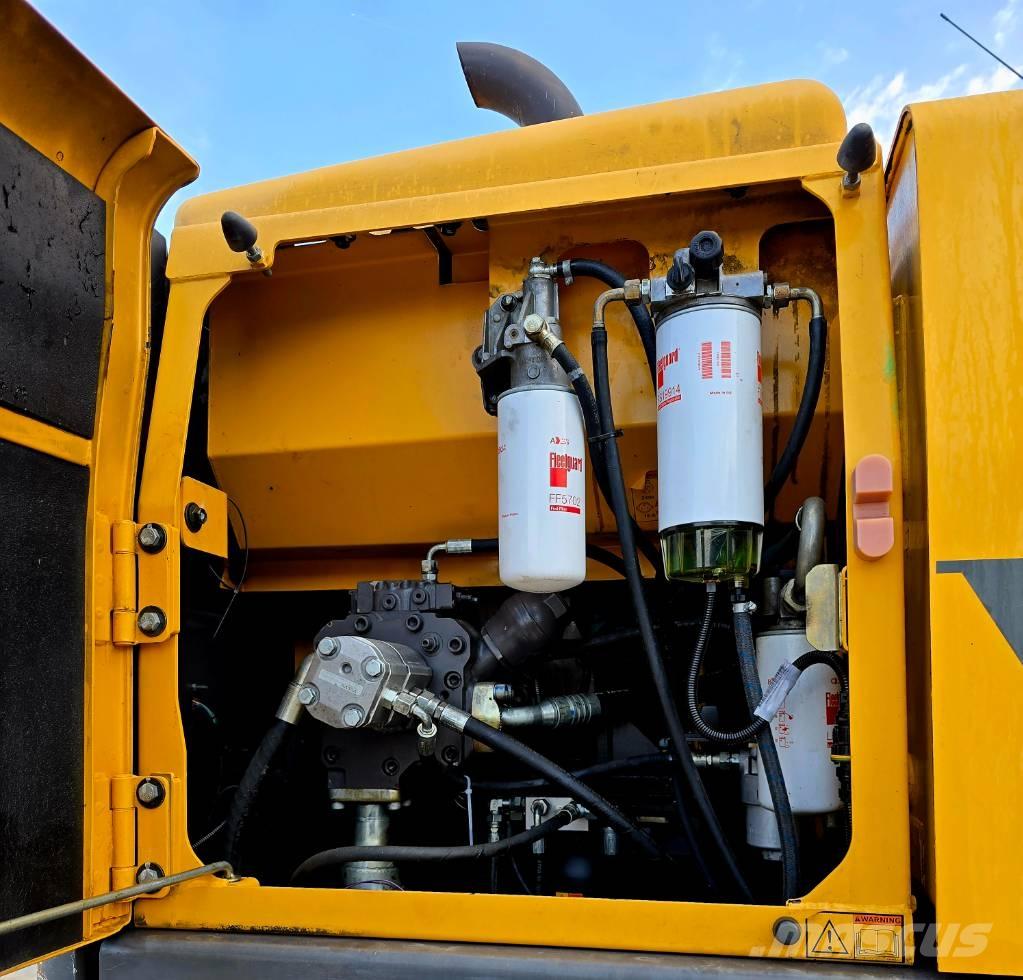 Volvo EW 140 C Pelle sur pneus