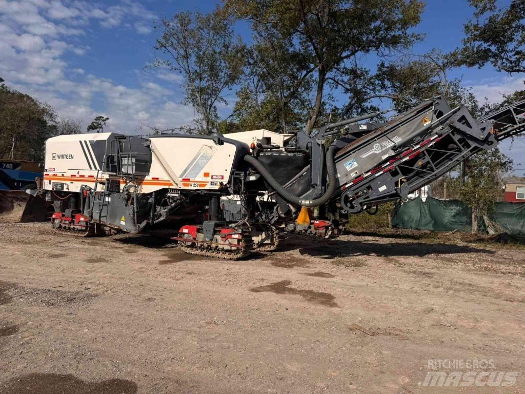 Wirtgen W250 Fraiseuse à froid