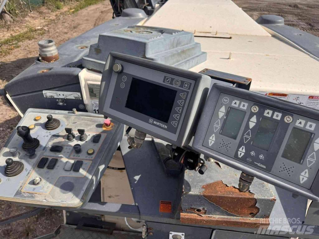 Wirtgen W250 Fraiseuse à froid