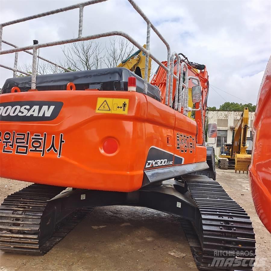 Doosan DX300 Pelle sur chenilles