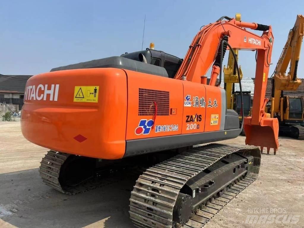Hitachi ZX 200 Pelle sur chenilles