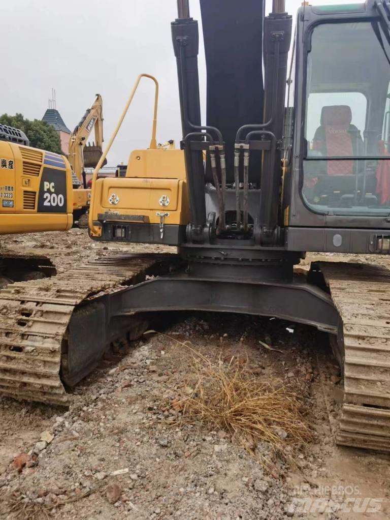 Volvo EC 210 DL Pelle sur chenilles