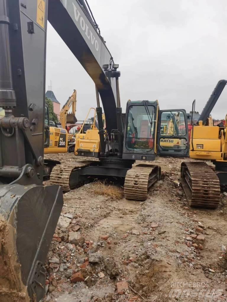 Volvo EC 210 DL Pelle sur chenilles
