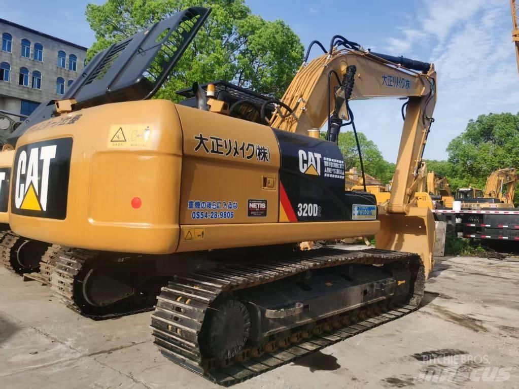 CAT 320d2 Pelle sur chenilles