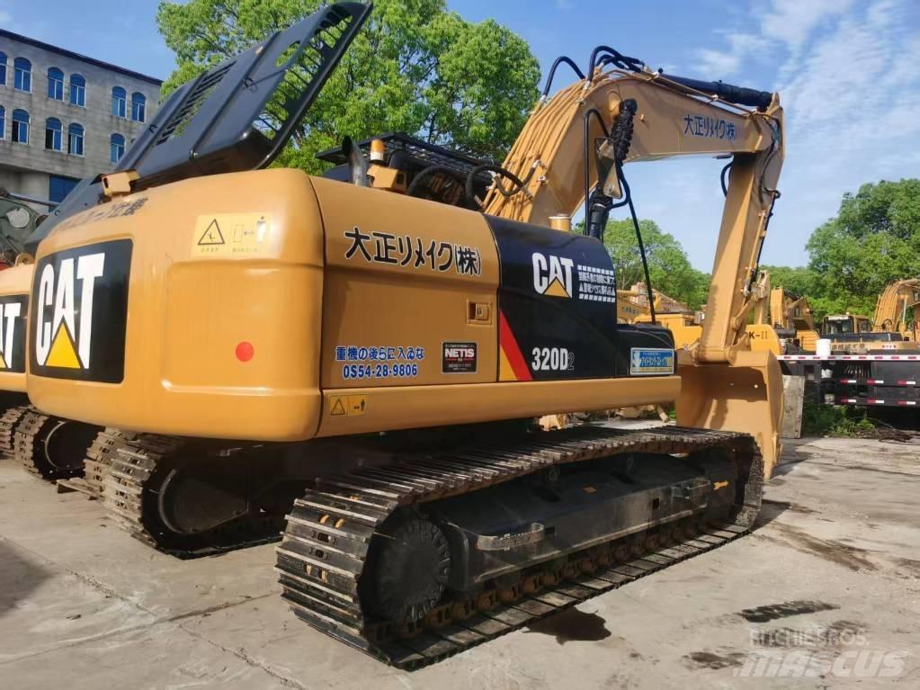 CAT 320d2 Pelle sur chenilles