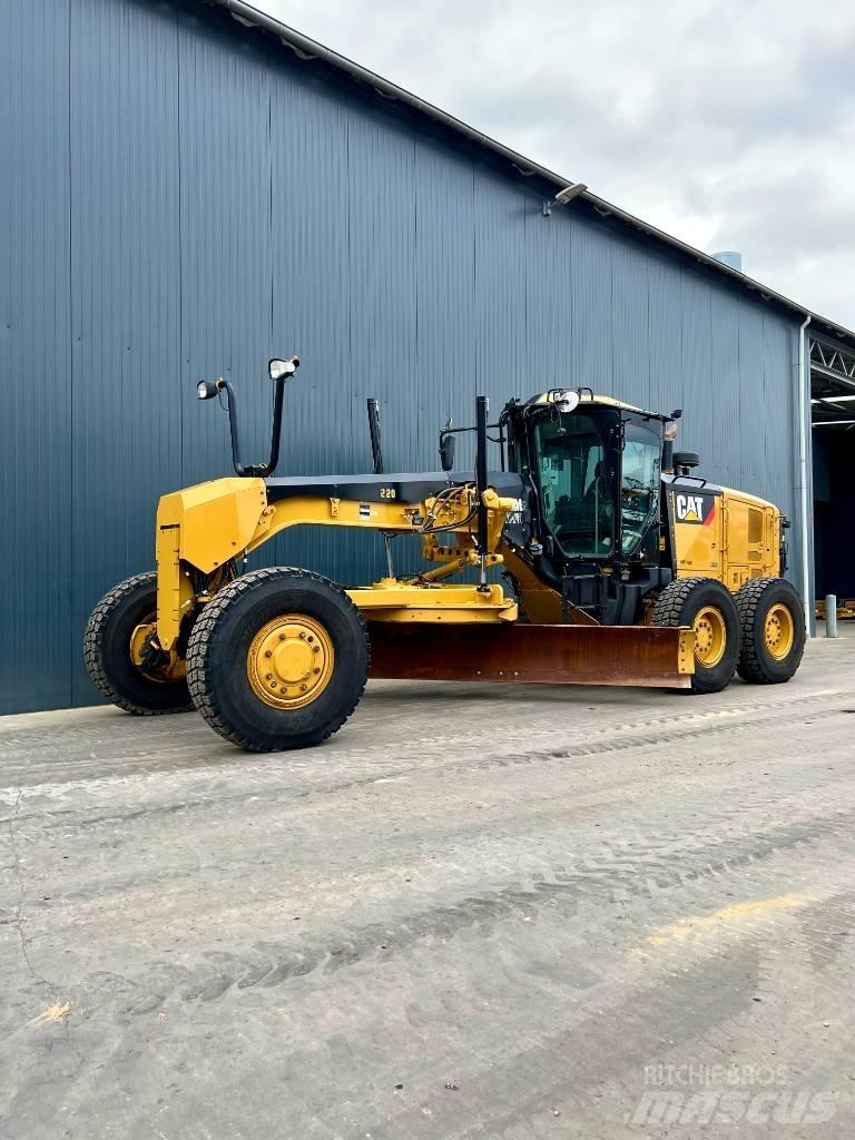 CAT 140M2 AWD Niveleuse