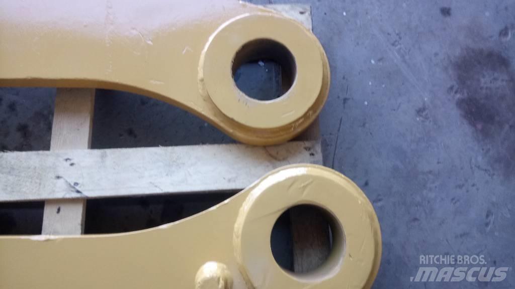 CAT 245 Bras et Godet