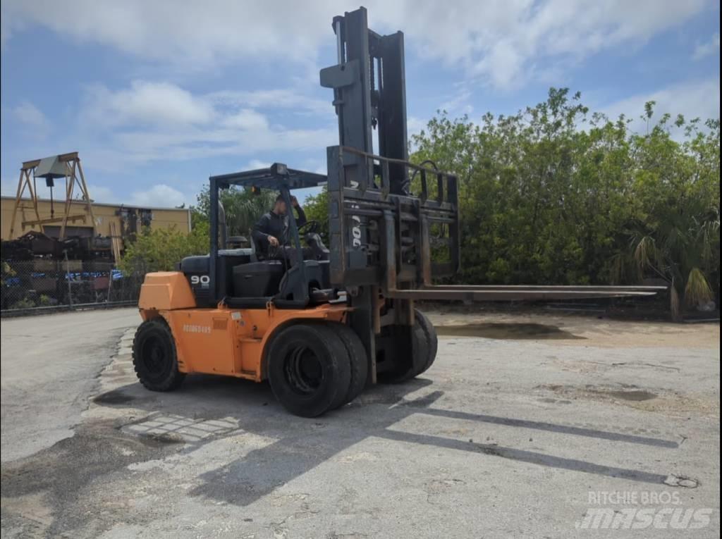Doosan D 90 S-7 Autres Chariots élévateurs