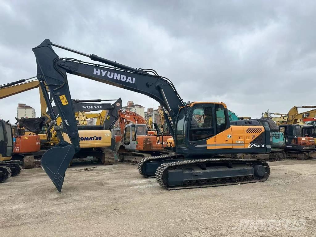 Hyundai 225 LC-9T Pelle sur chenilles