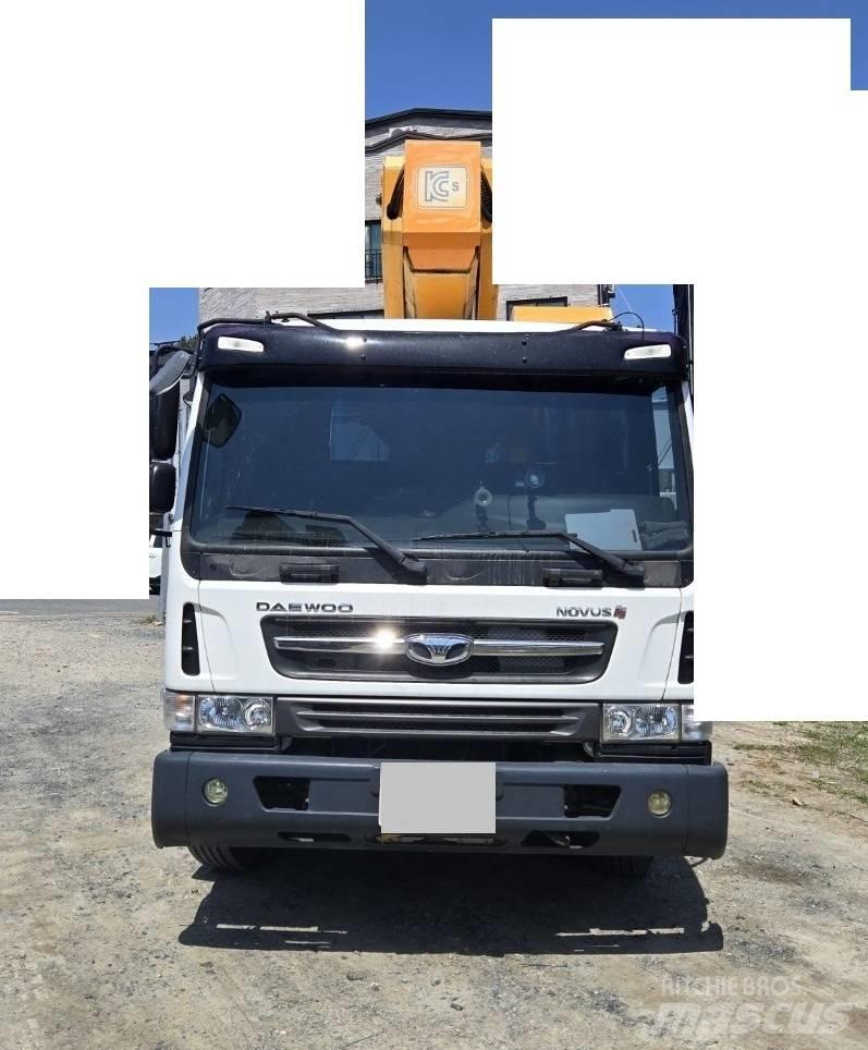 Jinwoo JW450 Camion nacelle